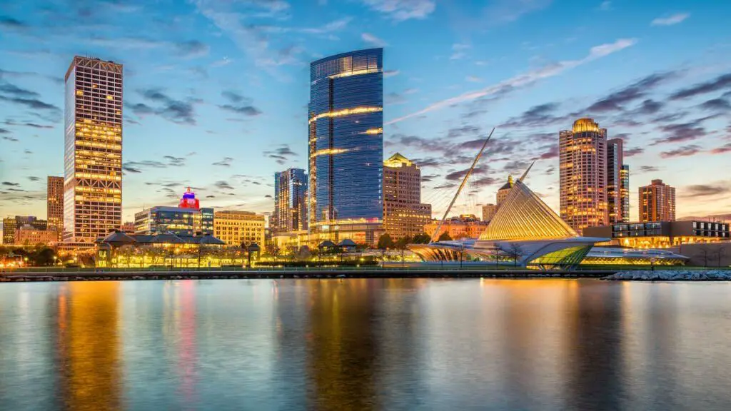 Milwaukee Garbage Schedule Bulk Pickup & Rules Guide 2025